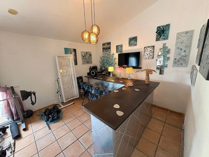 Image No.18-Villa de 8 chambres à vendre à Castalla