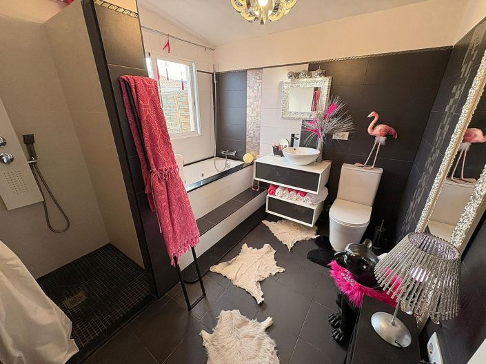 Image No.24-Villa de 8 chambres à vendre à Castalla