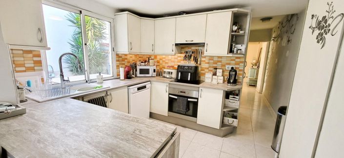 Image No.2-3 Bed Townhouse for sale