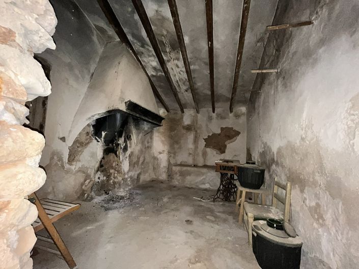 Image No.23-4 Bed Country House for sale