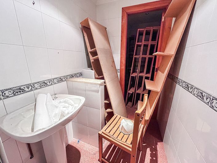 Image No.19-Commercial for sale