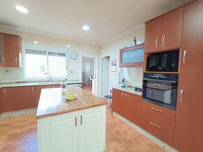 Image No.22-4 Bed Townhouse for sale