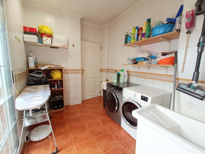 Image No.24-4 Bed Townhouse for sale