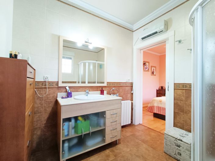 Image No.31-4 Bed Townhouse for sale