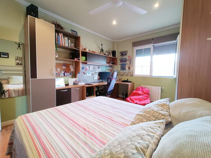 Image No.34-4 Bed Townhouse for sale