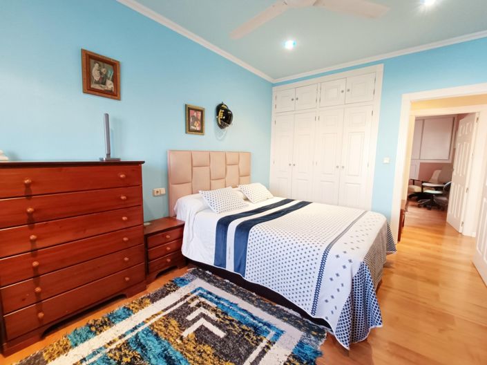 Image No.42-4 Bed Townhouse for sale