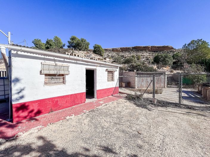 Image No.8-4 Bed Country House for sale