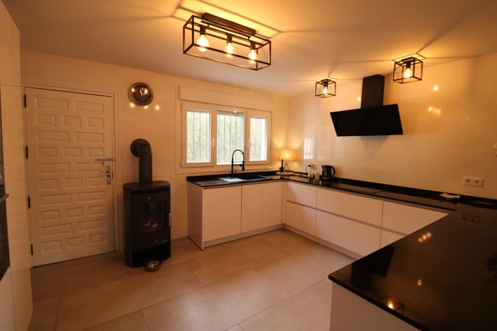 Image No.12-5 Bed Villa for sale