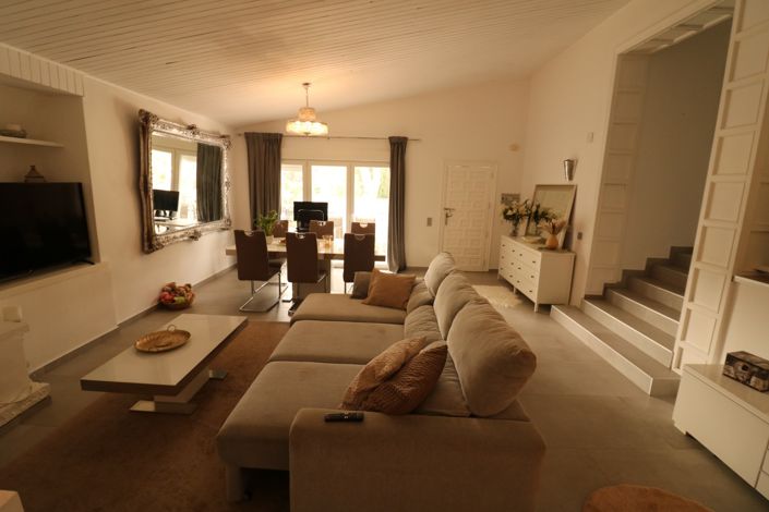 Image No.2-5 Bed Villa for sale
