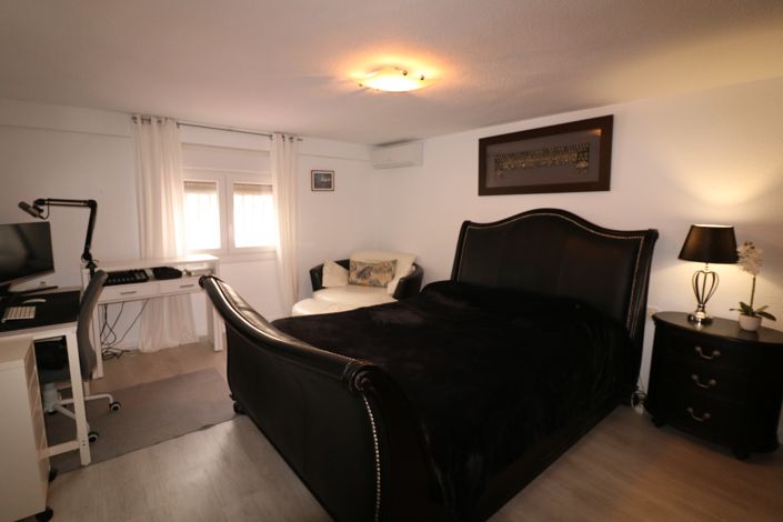 Image No.21-5 Bed Villa for sale