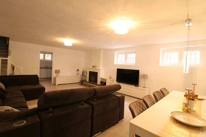 Image No.46-5 Bed Villa for sale