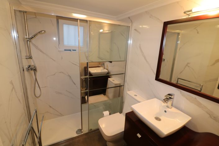 Image No.47-5 Bed Villa for sale