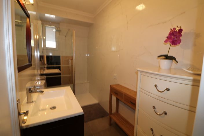 Image No.49-5 Bed Villa for sale