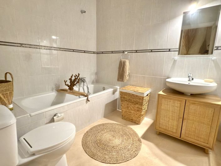 Image No.18-3 Bed Villa for sale