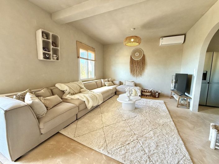 Image No.2-3 Bed Villa for sale