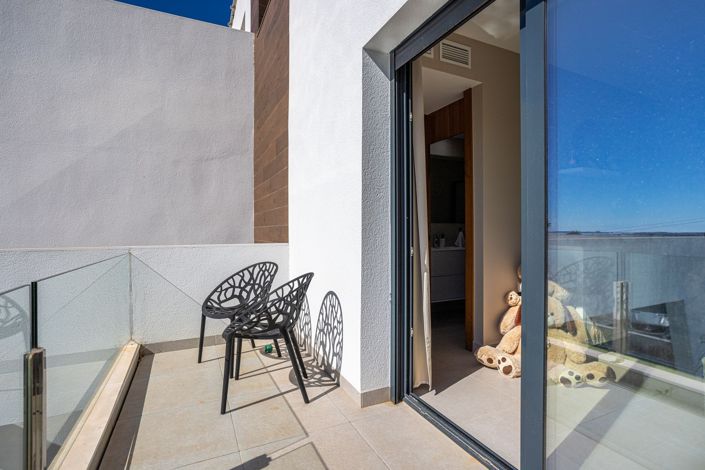 Image No.27-4 Bed Villa for sale