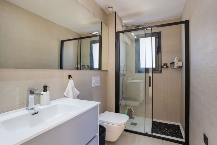 Image No.28-4 Bed Villa for sale