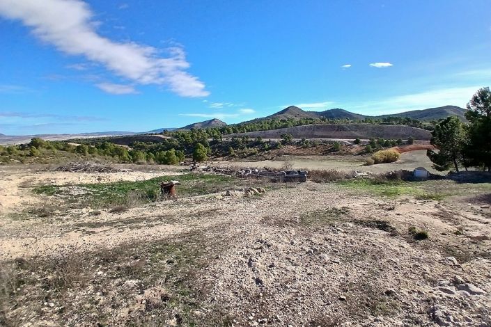 Image No.17-6 Bed Country House for sale