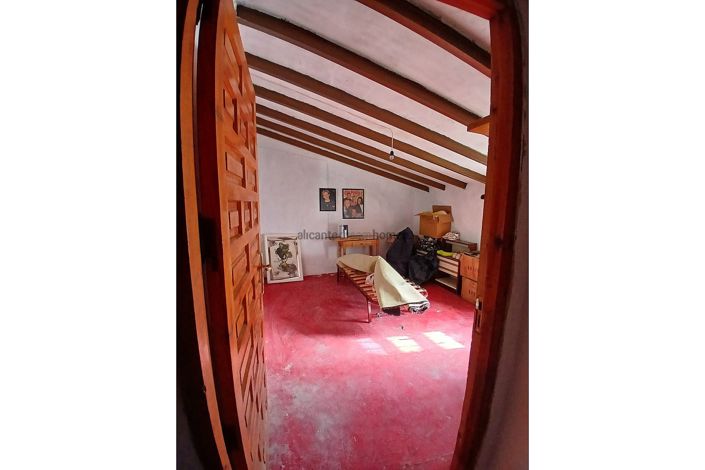 Image No.27-6 Bed Country House for sale