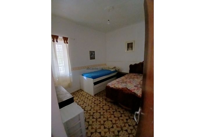 Image No.31-6 Bed Country House for sale