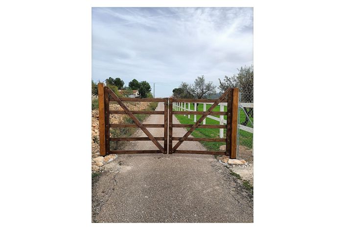 Image No.12-3 Bed Country House for sale