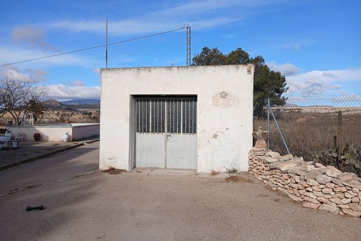 Image No.18-3 Bed Country House for sale