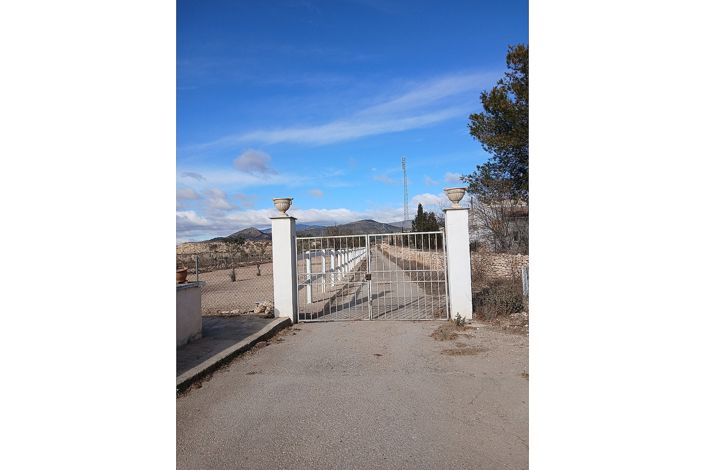 Image No.19-3 Bed Country House for sale