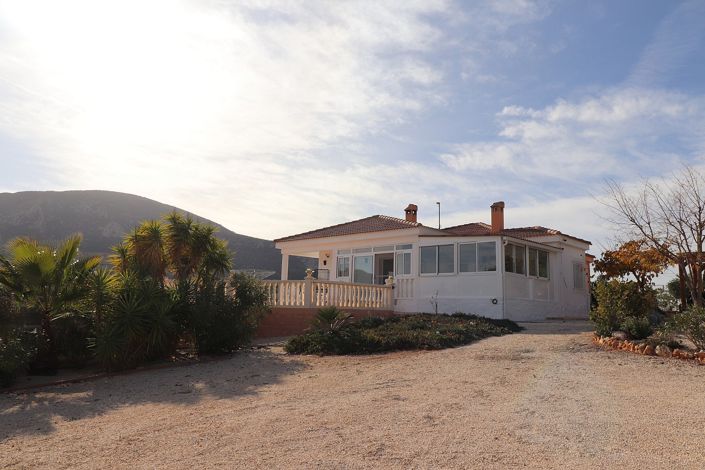 Image No.1-4 Bed Villa for sale