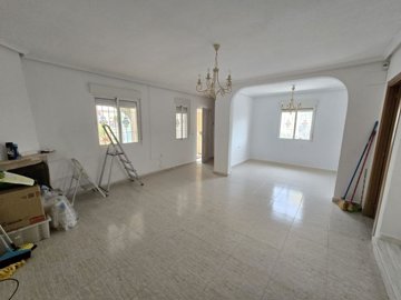 wwhatsapp-image-2025-12-04-at-160103-13-