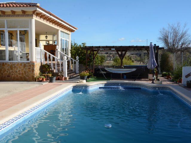 Image No.2-3 Bed Villa for sale