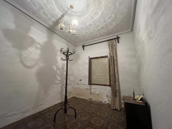 Image No.18-8 Bed Country House for sale