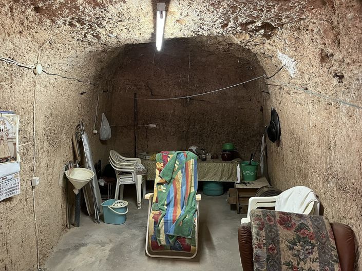 Image No.21-8 Bed Country House for sale