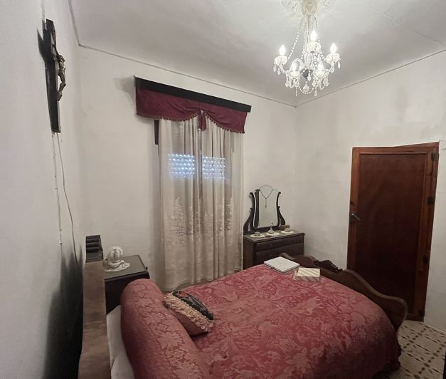 Image No.38-8 Bed Country House for sale