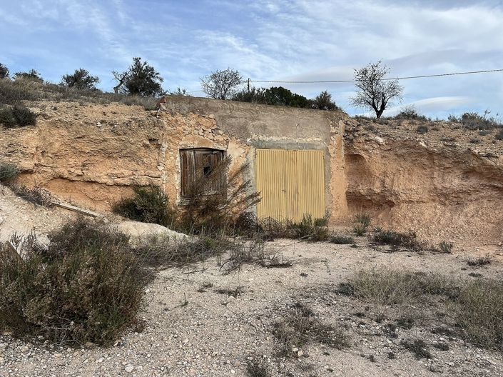 Image No.4-8 Bed Country House for sale