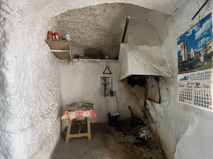 Image No.7-8 Bed Country House for sale