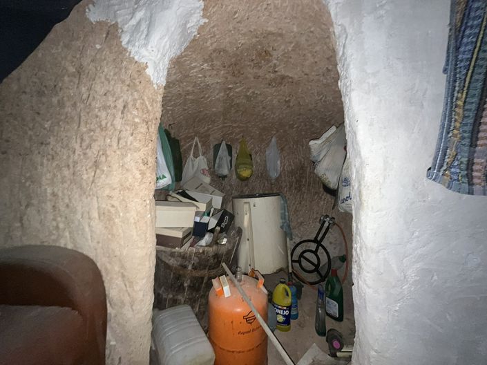 Image No.8-8 Bed Country House for sale