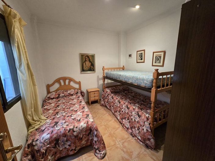 Image No.13-6 Bed Townhouse for sale