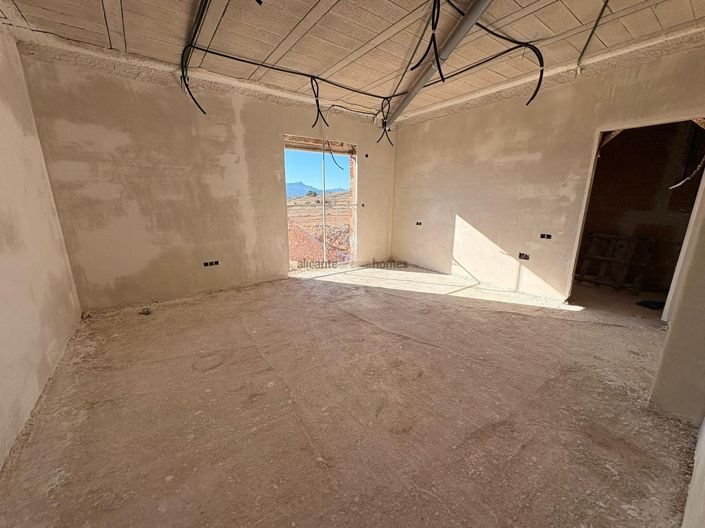 Image No.10-3 Bed Villa for sale