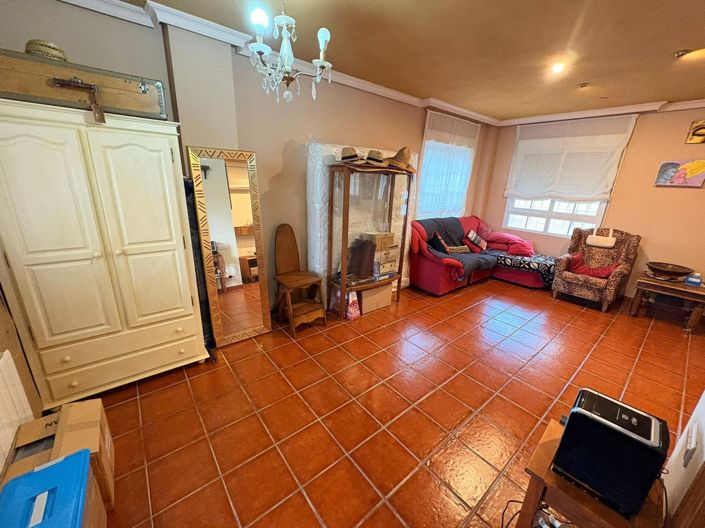 Image No.10-3 Bed Semi-Detached for sale