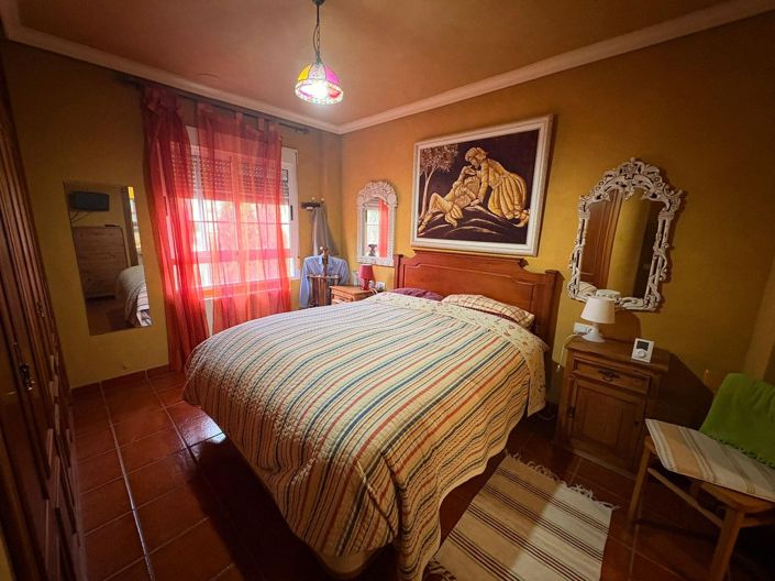 Image No.18-3 Bed Semi-Detached for sale