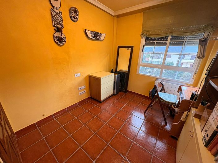 Image No.20-3 Bed Semi-Detached for sale