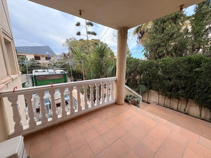 Image No.28-3 Bed Semi-Detached for sale