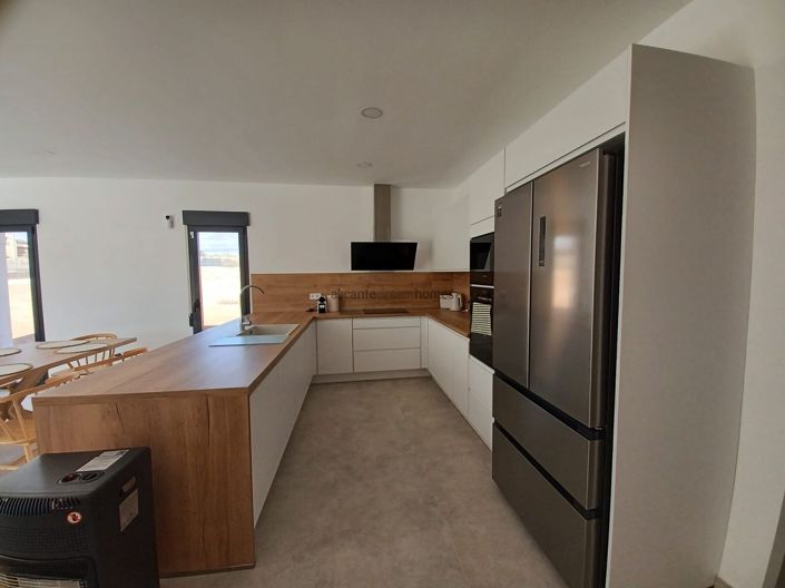 Image No.10-3 Bed Villa for sale