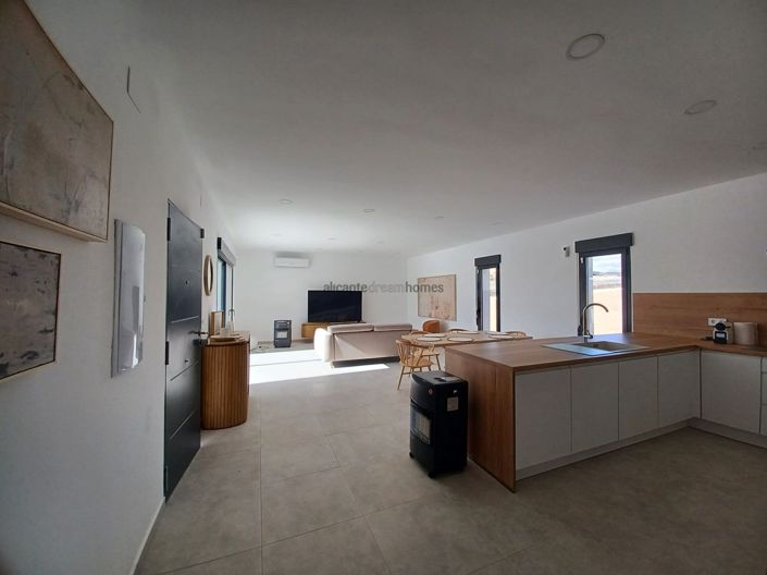 Image No.25-3 Bed Villa for sale