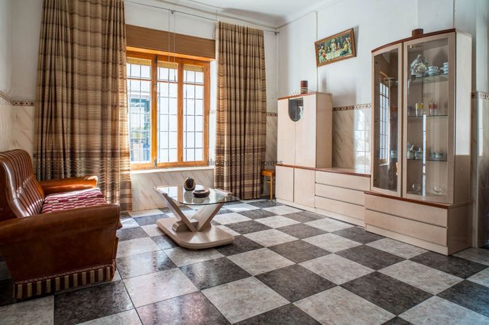 Image No.44-6 Bed Townhouse for sale