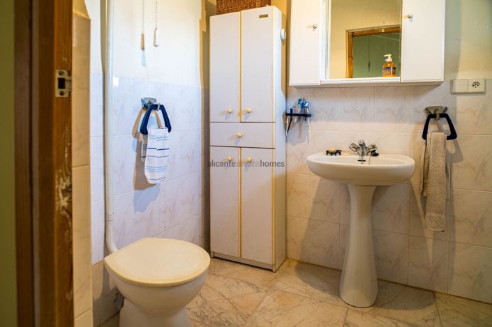 Image No.23-5 Bed Country House for sale