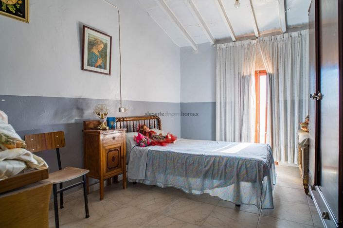 Image No.39-5 Bed Country House for sale