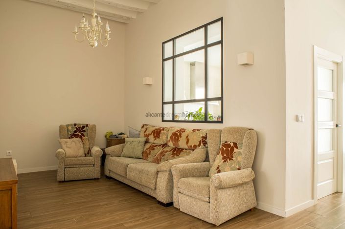 Image No.7-4 Bed Village House for sale