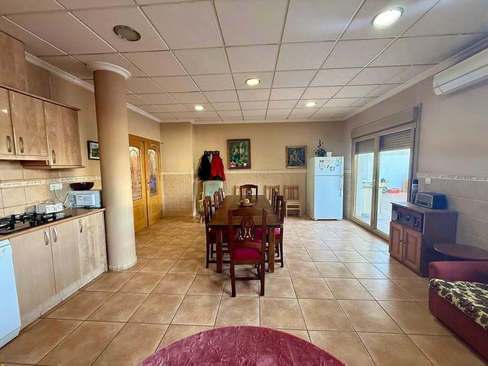 Image No.10-5 Bed Townhouse for sale