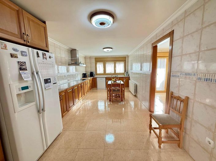 Image No.19-5 Bed Townhouse for sale